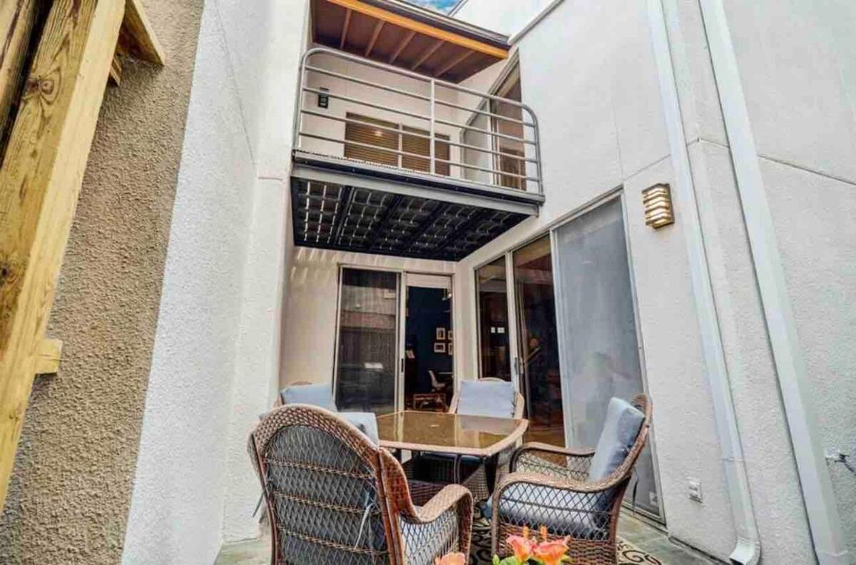 Spacious And Stylish In The Heart Of Holiday home *