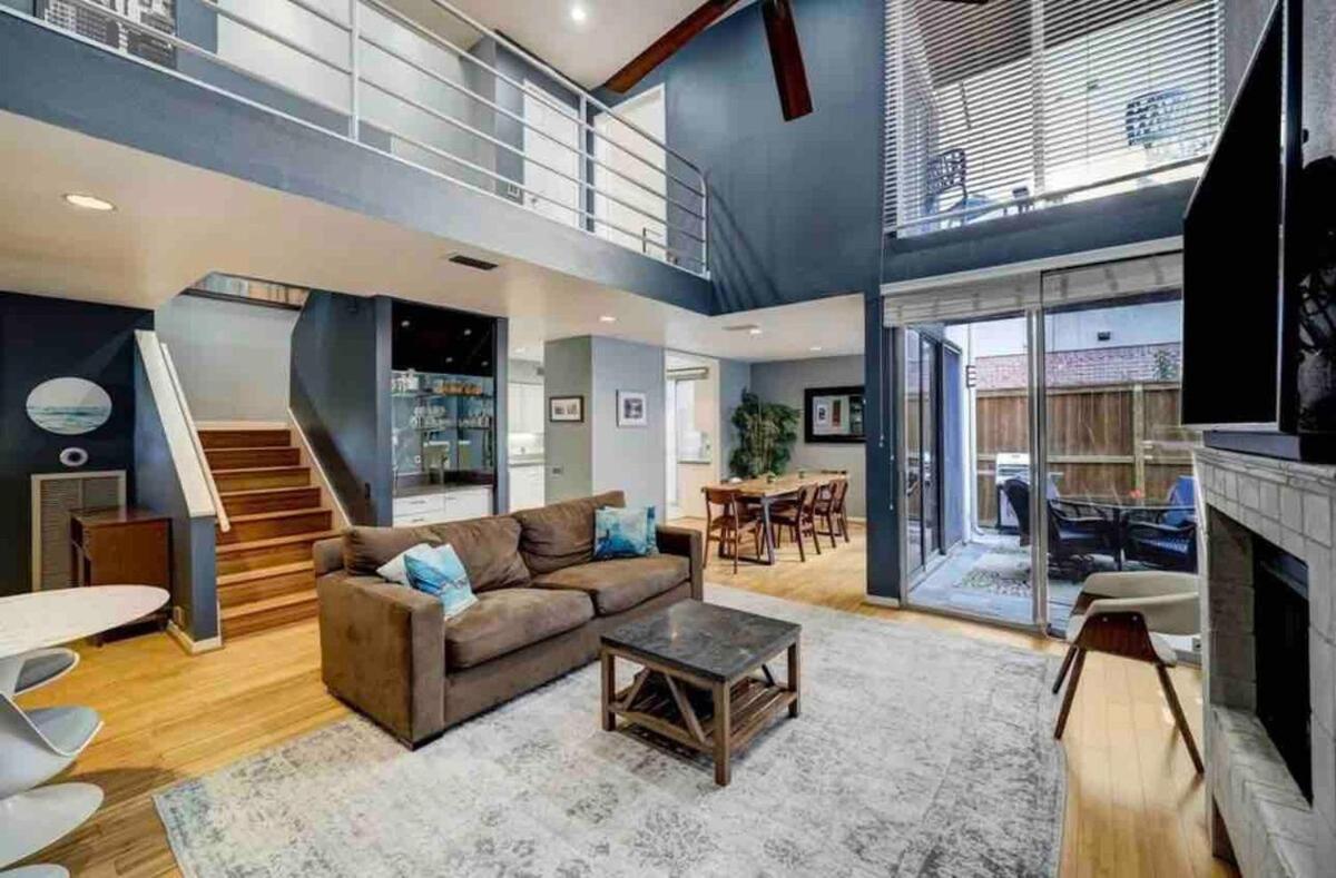 Spacious And Stylish In The Heart Of Houston